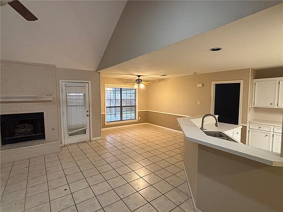 5th image of 2918 Durango Ct