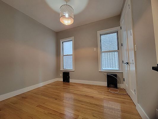 3rd image of 822 McDonald Ave #6