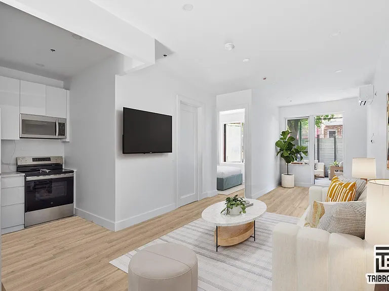 461 Lexington Ave #1R — Photo 3