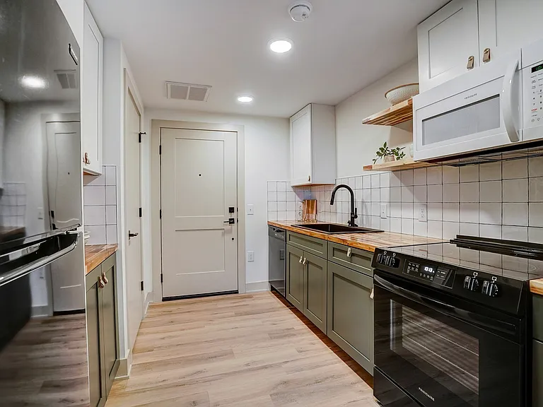 Flats On East Gay | Studio
