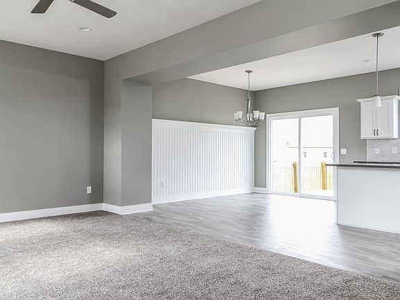 4th image of 3077 Sandy Dr