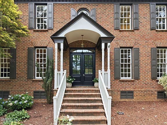 3rd image of 7305 Bay Hill Ct
