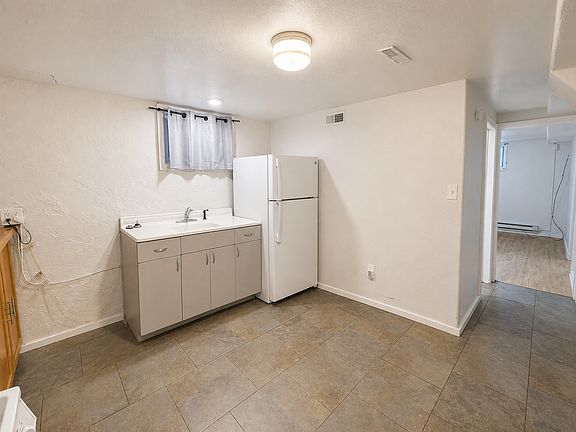 4th image of 1617 6th Ave #B