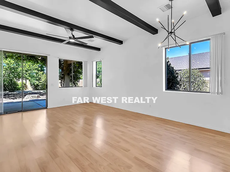 5251 N Celestine Ct — Photo 24