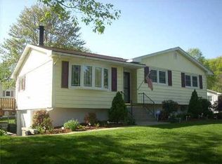 71 Edinburgh Rd, Middletown, NY 10941