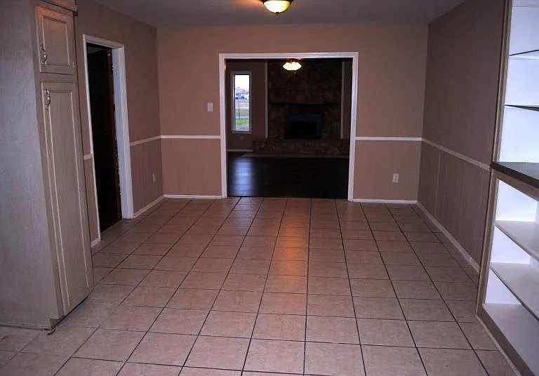 1519 Holiday Pl — Photo 23