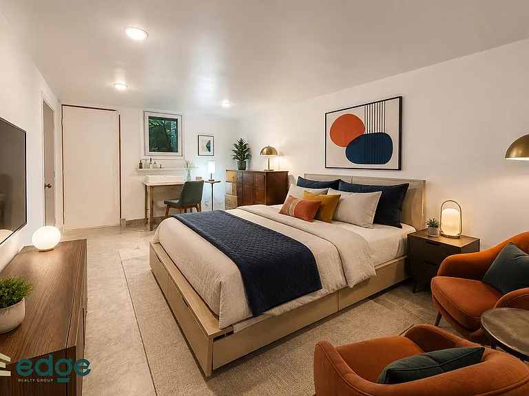 166 Harman St #1L — Photo 7