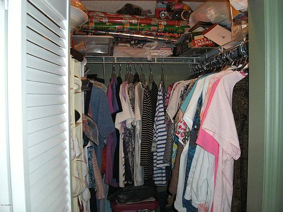 4th image of 3221 Brentwood Ln