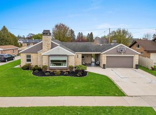 1117 N 9th St, Manitowoc, WI 54220