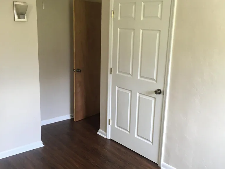 2932 NE 10th Dr — Photo 1