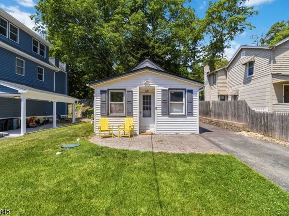 32 Schwarz Blvd, Jefferson Twp., NJ 07849