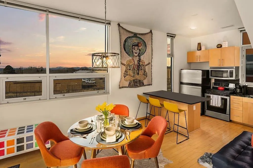 1 bed, 1.5 bath, 1100 sqft, $5,000 — Photo 1