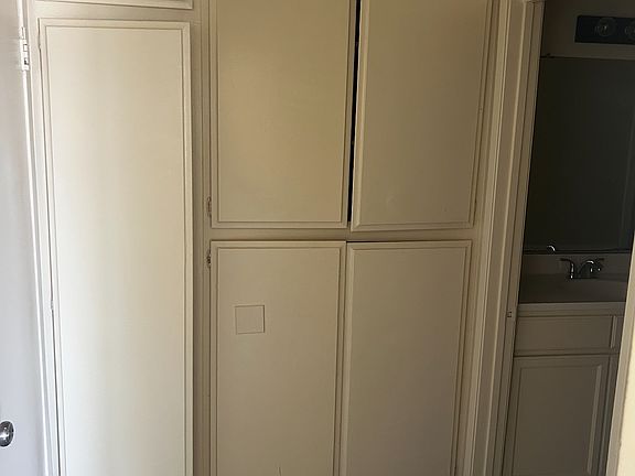 4th image of 11441 Menlo Ave APT 7
