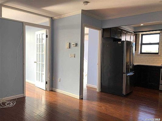 4th image of 58-09 Seabury St #4