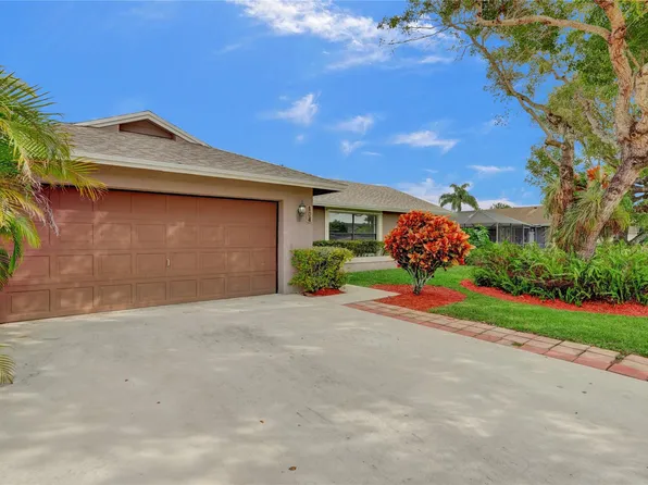 104 Parkwood Drive, Royal Palm Beach, FL 33411