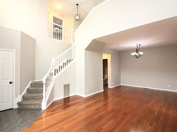 4th image of 371 Windsong Cir #371