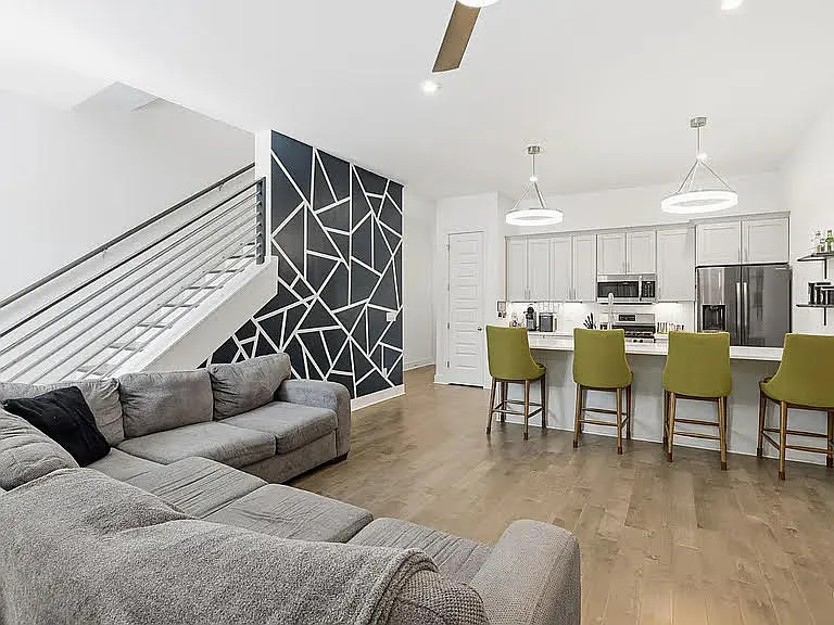 700 James Ave #15 — Photo 5