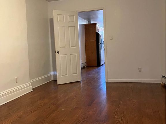 4th image of 412 E 116th St #13