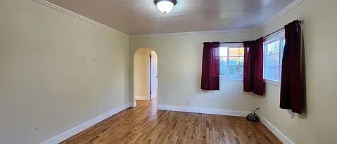 3rd image of 460 Melville Rd