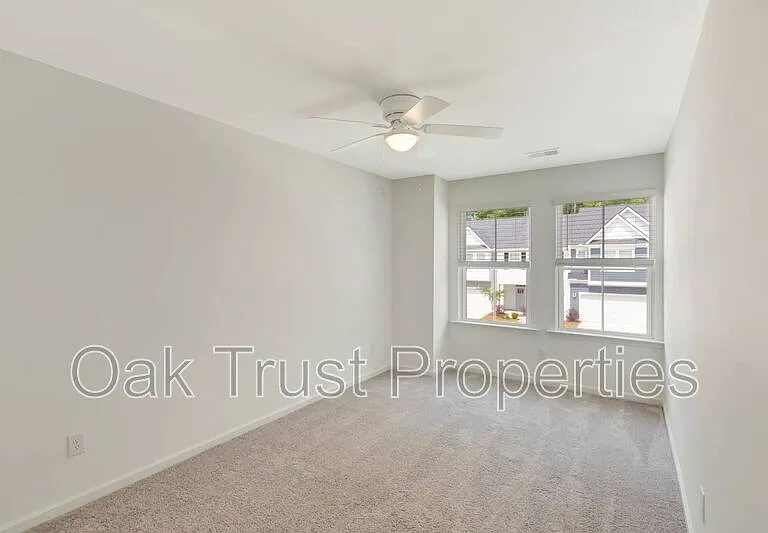 500 Trotters Ln — Photo 28