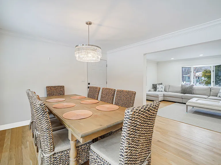 19 Pine Tree Ln — Photo 11