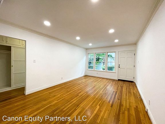 3rd image of 849 S Wooster St #3