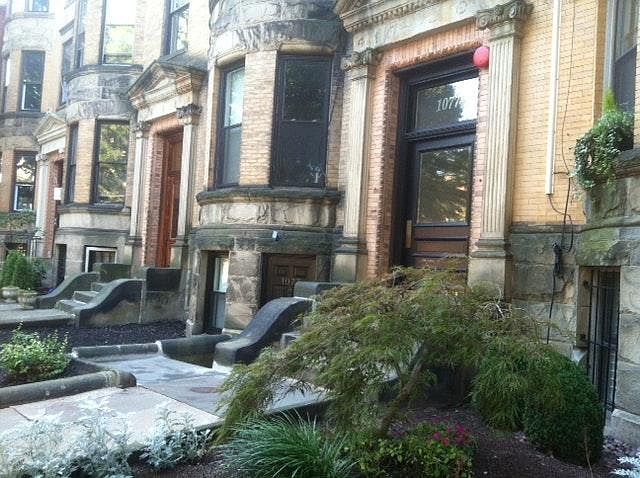 2nd image of 1077 Beacon St #8MA