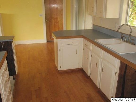 3rd image of 4714 Bolivar Ct SE