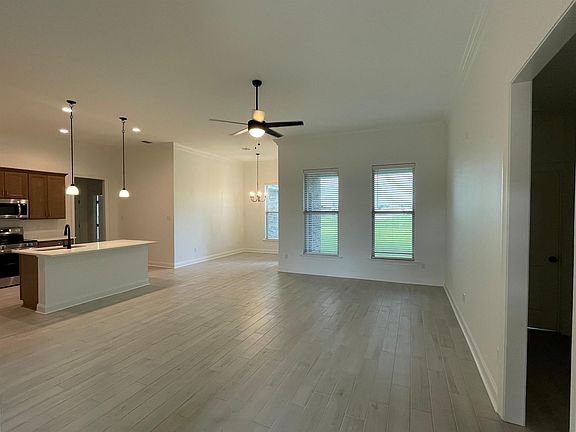 2nd image of 522 Rue Evangeline