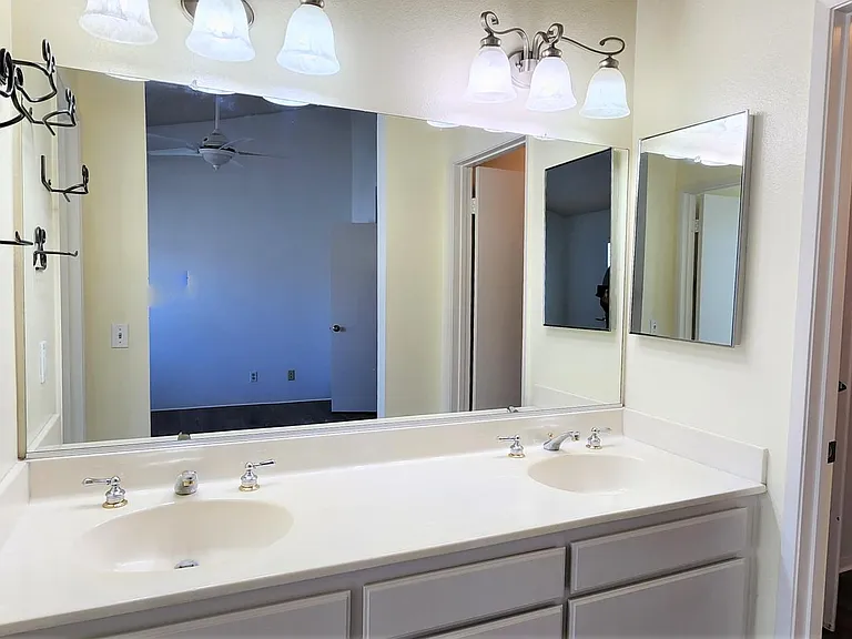 3219 W Avenue J4 — Photo 13