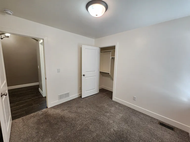 3448 N Coral Way — Photo 5
