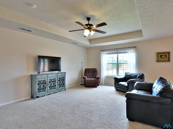 2nd image of 2405 Flagstone Dr