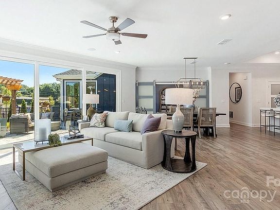 5th image of 7625 Baybrooke Ln