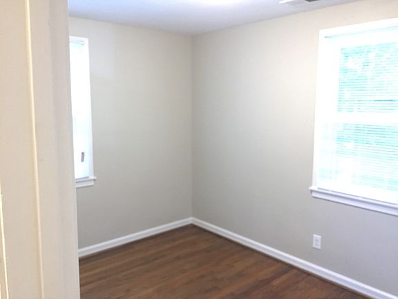 3rd image of 613 Wicker St