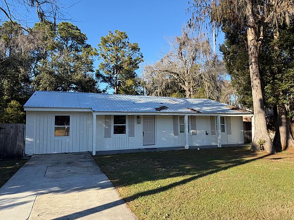 4th image of 2247 Pinewood Dr