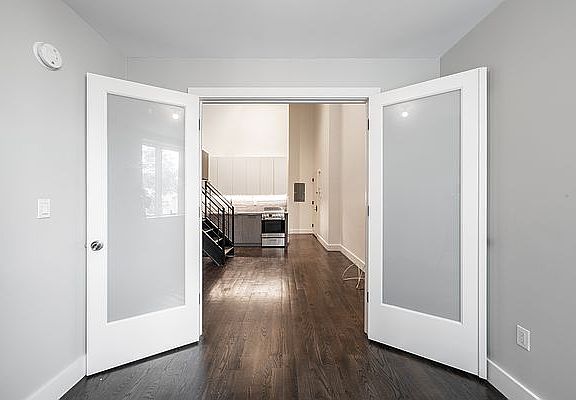 5th image of 116 E 19th St #1C