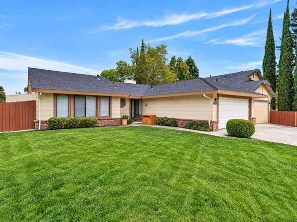 6816 Bronze Oak Ct, Elk Grove, CA 95758