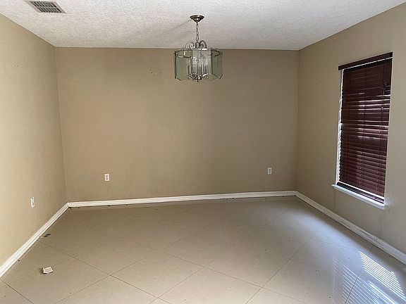 5th image of 12611 Lake Vista Dr