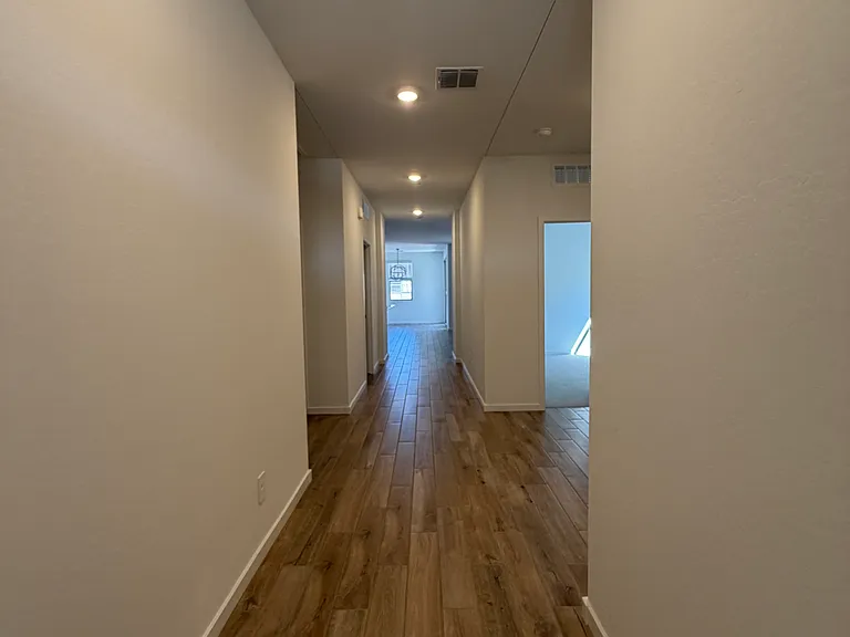 15887 W Cottontail Ln — Photo 9