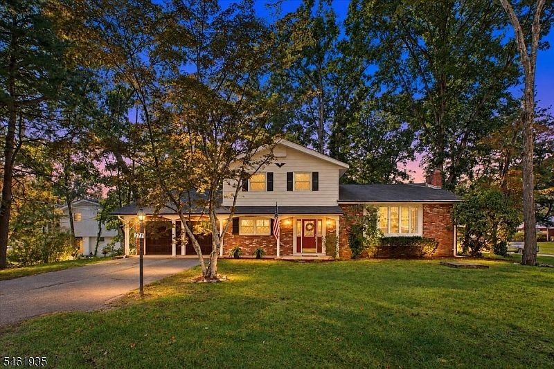 1st image of 571 Green Pond Rd