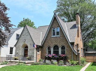 5040 N Shoreland Ave, Whitefish Bay, WI 53217