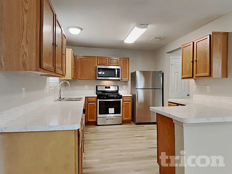 7711 Cypress Edge Dr — Photo 5