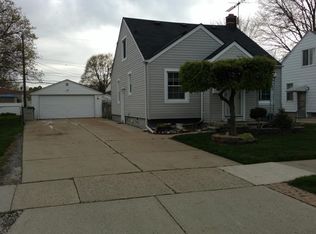 23059 Beechwood Ave, Eastpointe, MI 48021