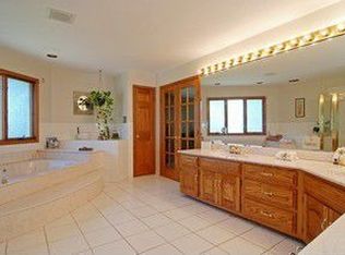 8703 W Stolting Rd, Niles, IL 60714