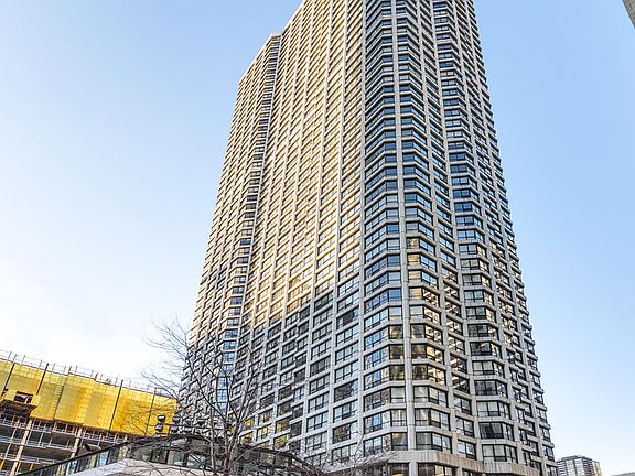 2nd image of 405 N Wabash Ave Unit 2106