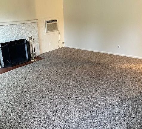 3rd image of 611 SE 101st Ave
