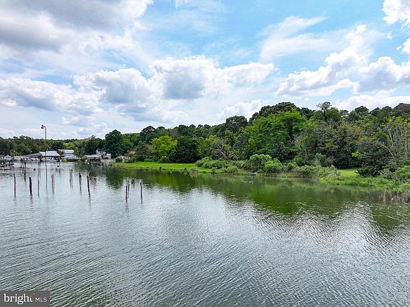 4th image of Cooper Point Rd
