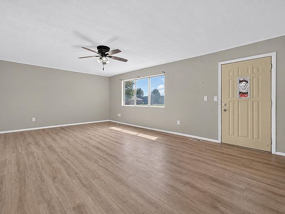5th image of 58 Oak St