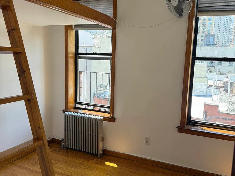 438 E 75th St #6WR — Photo 4