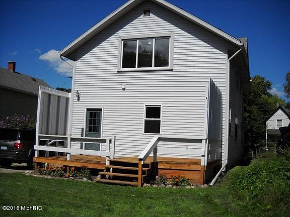 2nd image of 34 Caledonia St NE